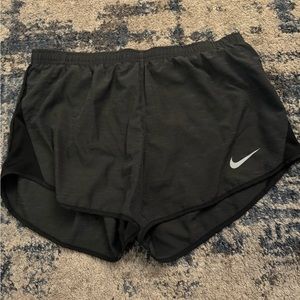 Women’s Nike Shorts Size M
